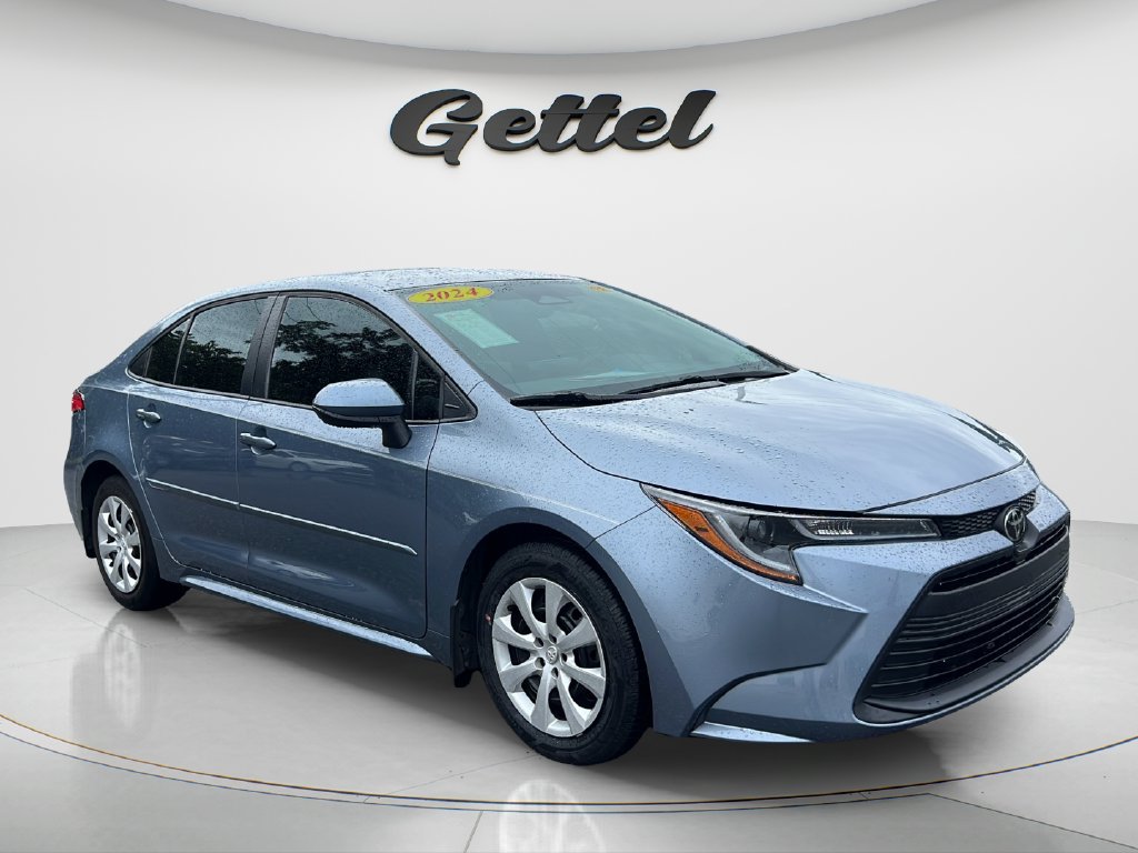 Used 2024 Toyota Corolla LE FWD image 3