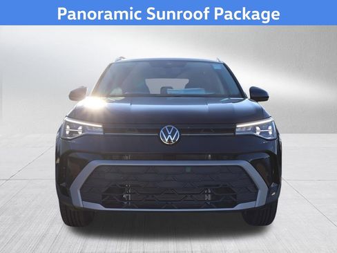 New 2025 Volkswagen Taos SE image 3
