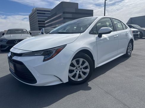 Used 2023 Toyota Corolla LE image 1