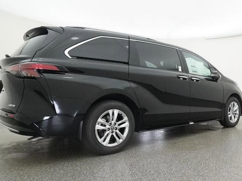 New 2026 Toyota Sienna Limited image 59