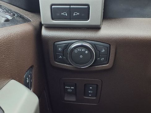 Used 2018 Ford F150 King Ranch w/ Equipment Group 601A Luxury AWD/4WD image 16