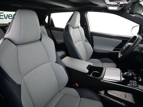 Used 2024 Subaru Solterra Touring image 23