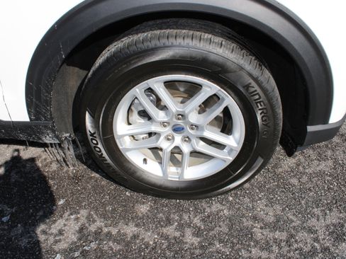 Used 2025 Ford Explorer Active image 9