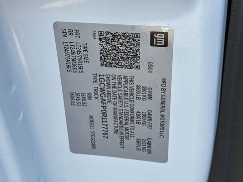 Used 2024 Chevrolet Express 2500 w/ Driver Convenience Package image 30