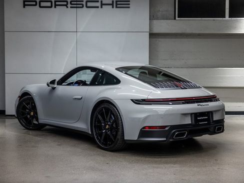 Used 2025 Porsche 911 Carrera image 3