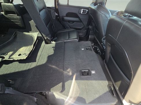 Used 2023 Jeep Wrangler Sahara w/ Cold Weather Group image 26