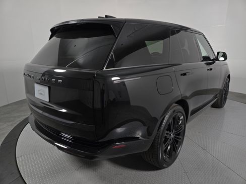 New 2025 Land Rover Range Rover SE image 2