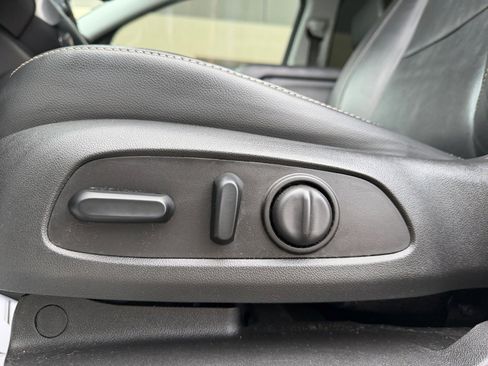 Used 2020 GMC Acadia SLT w/ Premium Package image 14