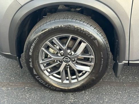 Used 2023 Nissan Rogue S AWD/4WD image 8