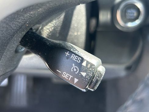 Used 2015 Toyota Camry XLE FWD image 29