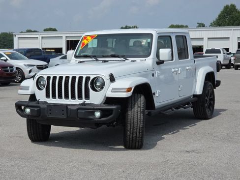 Used 2023 Jeep Gladiator Overland AWD/4WD image 3