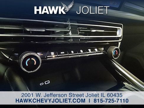 Used 2026 Chevrolet Traverse LT w/ Midnight/Sport Edition FWD image 18
