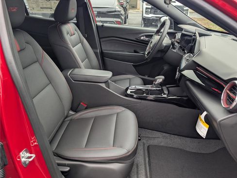 New 2026 Chevrolet Trax RS w/ Driver Confidence Package image 7