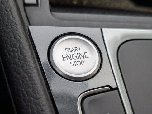 Used 2019 Volkswagen e-Golf SE w/ Driver Assistance Package image 27