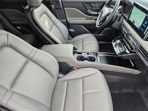 New 2026 Lincoln Corsair Premiere image 13