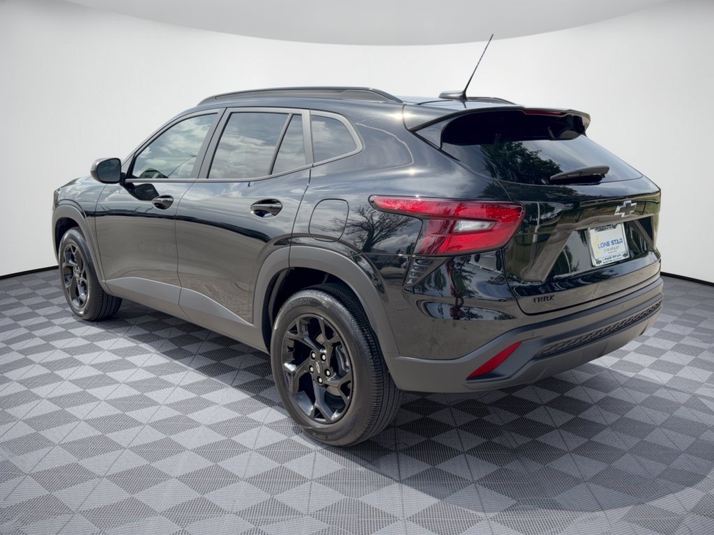 Certified 2026 Chevrolet Trax LT w/ Sunroof Package FWD image 3