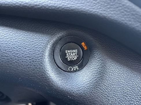 Used 2021 Jeep Cherokee Limited image 28