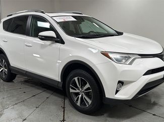 Used 2017 Toyota RAV4 XLE video 3