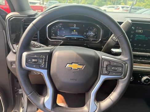 Used 2024 Chevrolet Silverado 1500 LT AWD/4WD image 17