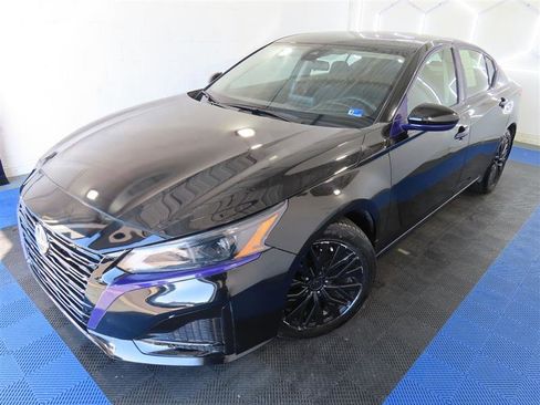 Used 2023 Nissan Altima 2.5 SV image 4