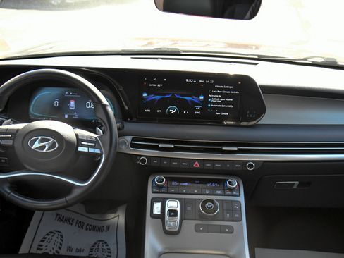 Used 2024 Hyundai Palisade SEL FWD image 40