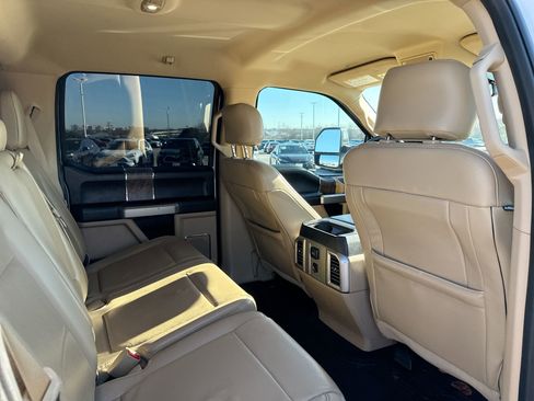 Used 2017 Ford F250 Lariat w/ Chrome Package image 20