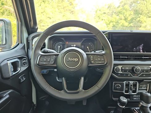 Used 2024 Jeep Wrangler Unlimited w/ Convenience Group AWD/4WD image 12