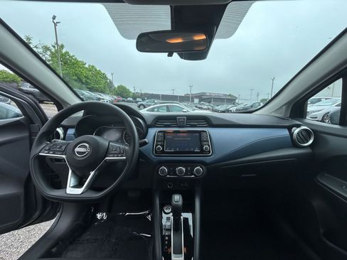Used 2025 Nissan Versa SV FWD image 28