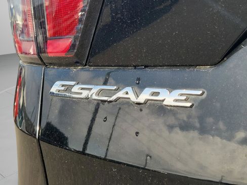 Used 2018 Ford Escape SE w/ SE Sync 3 Package image 23