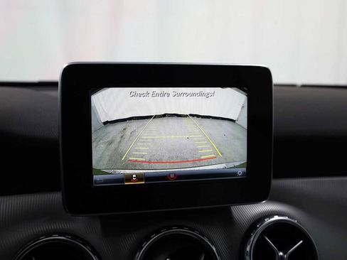 Used 2017 Mercedes-Benz GLA 250 image 30