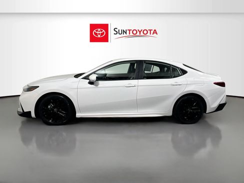 Used 2025 Toyota Camry SE FWD image 7