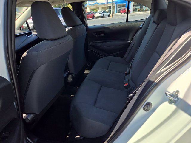 Used 2025 Toyota Corolla LE FWD image 11