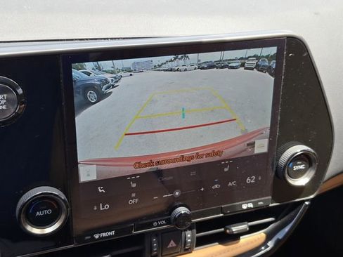 Used 2024 Lexus NX 250 FWD w/ Towing Package (2000 Lbs) image 18