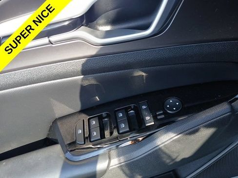 Used 2023 Kia Sportage EX FWD image 32