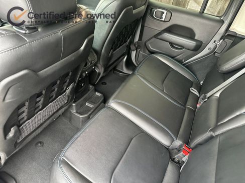 Used 2022 Jeep Wrangler Unlimited Rubicon 4xe w/ Cold Weather Group AWD/4WD image 13