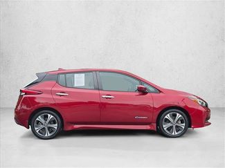 Used 2018 Nissan Leaf SV w/ SV Technology Package FWD video 4