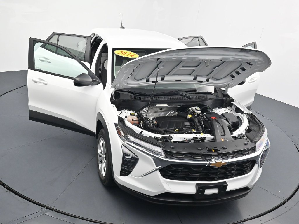 Used 2024 Chevrolet Trax LS FWD image 39