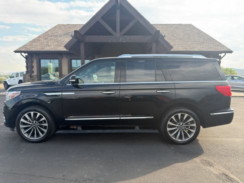 Used 2018 Lincoln Navigator Select AWD/4WD image 1