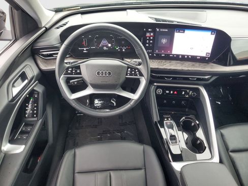 Used 2025 Audi Q5 Premium w/ Convenience Package image 12