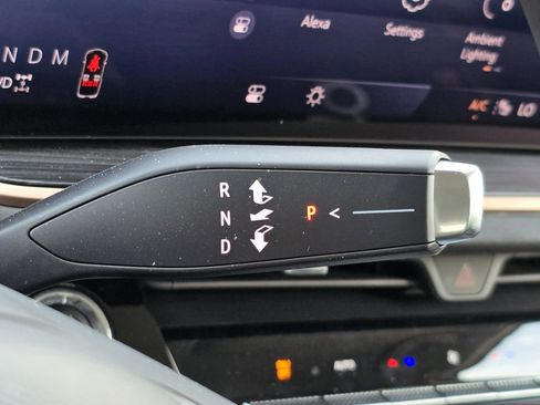 Certified 2024 Buick Envision Sport Touring AWD/4WD image 35