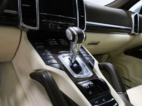 Used 2015 Porsche Cayenne S AWD/4WD image 29