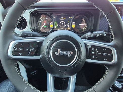 Certified 2025 Jeep Wrangler Unlimited Sahara AWD/4WD image 27