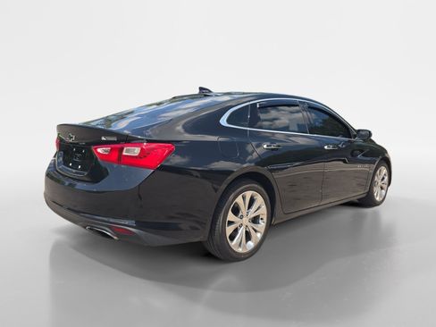 Used 2017 Chevrolet Malibu Premier FWD image 4