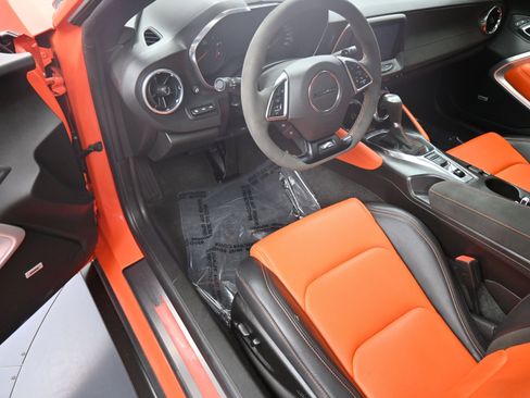 Used 2018 Chevrolet Camaro SS w/ Hot Wheels Edition image 12