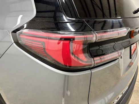 Used 2025 GMC Acadia AT4 w/ LPO, Floor Liner Package AWD/4WD image 5