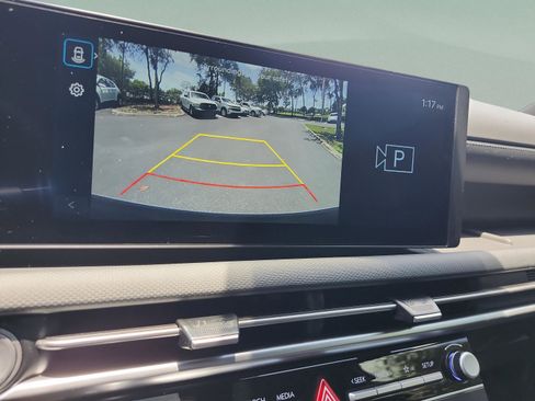 Certified 2025 Hyundai Santa Cruz SE FWD image 25