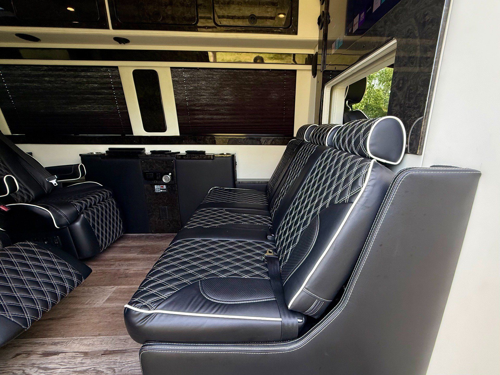 Used 2022 Mercedes-Benz Sprinter 2500 w/ Parking Package image 18