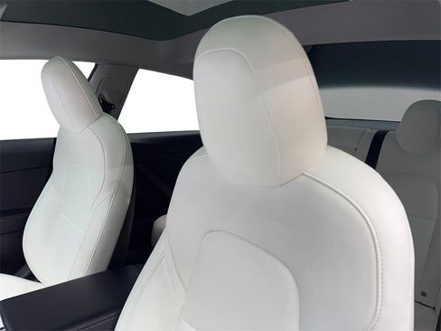 Used 2021 Tesla Model 3 Performance image 27