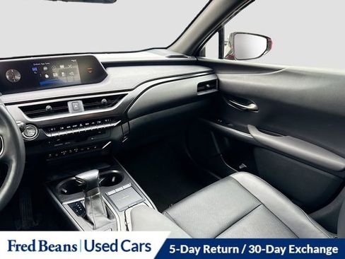 Used 2019 Lexus UX 200 image 26