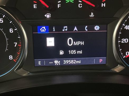 Used 2023 Chevrolet Traverse LT w/ LT Premium Package AWD/4WD image 32